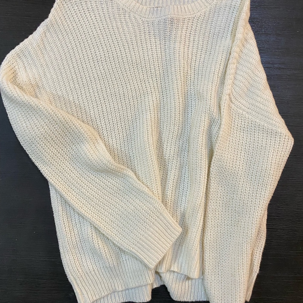 Small forever 21 sweater. Never worn